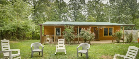 Luray Vacation Rental | 2BR | 1BA | 1,100 Sq Ft | 2 Exterior Steps Required