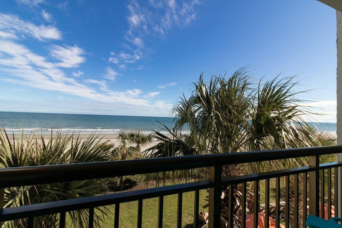 · OF Elegance in Your Oceanfront Room 4th Floor