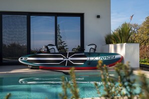 Complimentary paddle board – perfect for your water adventure!