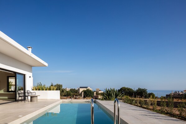 Sensory pool elements & views.