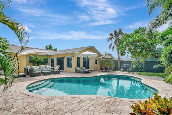 Backyard Lounging Space w Pool- Comfortable Seating Area-Lounge Chairs-Gas Grill