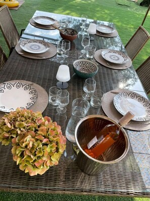 Outdoor dining