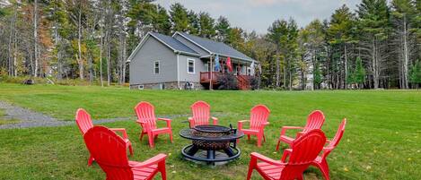 Ashland Vacation Rental | 3BR | 2BA | Stairs to Access | 1,750 Sq Ft