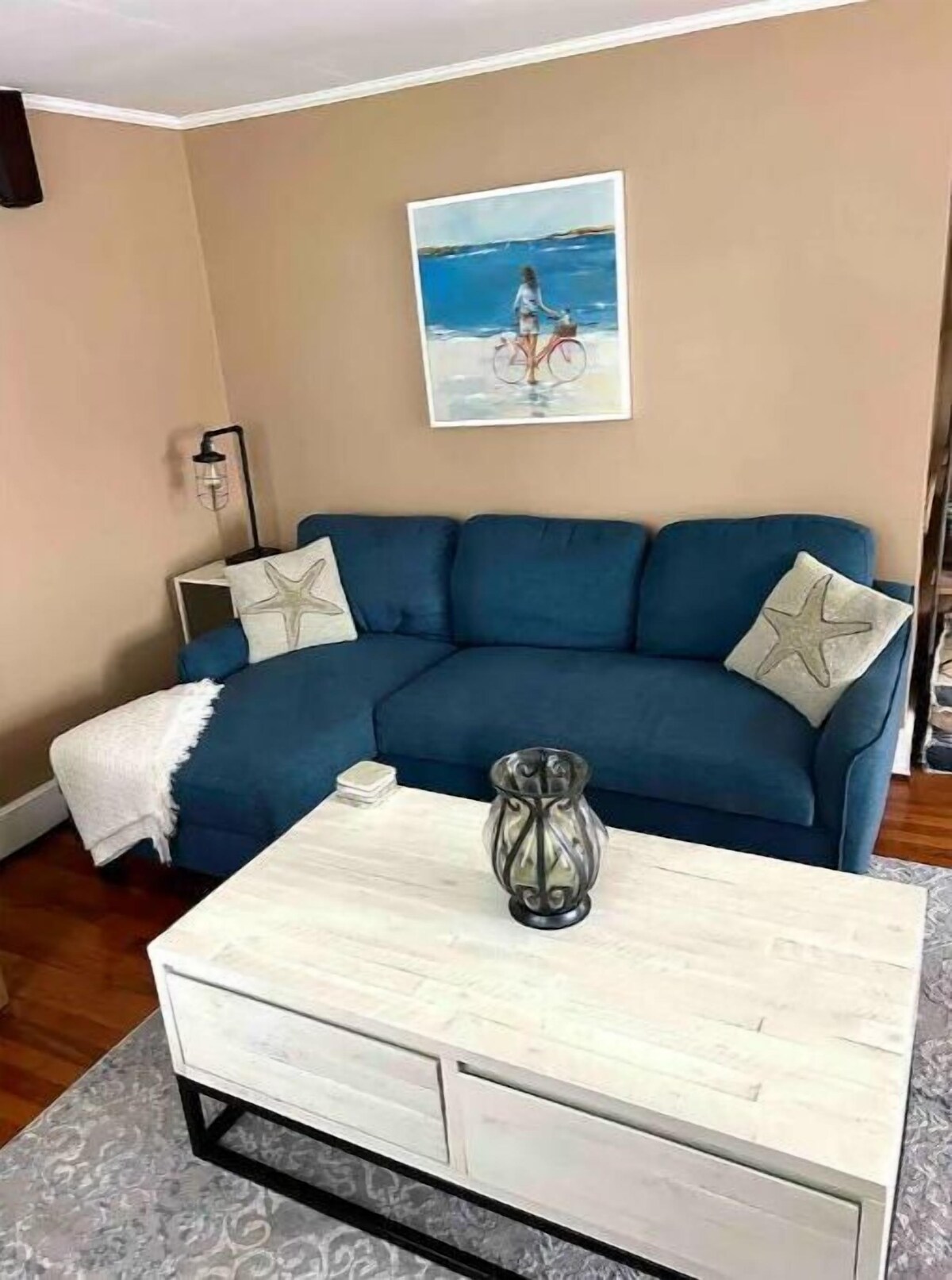 BEACH BUM CARRIAGE HOUSE with kayaks – steps to beach, park, marinas & brewery!