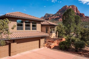 Take in the beauty as you drive up to this amazing home!