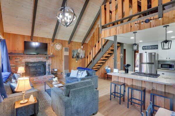 Big Bear Vacation Rental | 1BR | 1BA | 1,008 Sq Ft | 8 Exterior Steps Required