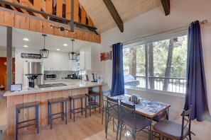 Dining Area | Dining Table | Breakfast Bar | Dishware/Flatware