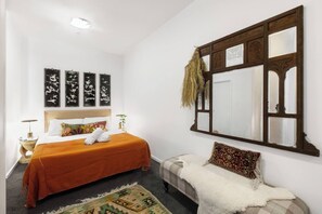  Sleep easy in a comfortable queen-sized bed. It comes topped in fresh linens and towels for your stay.