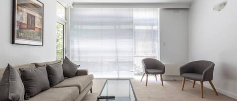 Brimming with natural light, this apartment offers a beautiful and relaxing space to base yourself in Melbourne. 