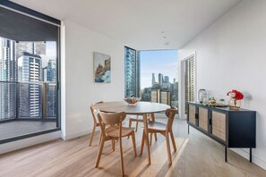 Come together for a meal at home at the dining table, or find lauded restaurants a short stroll away.