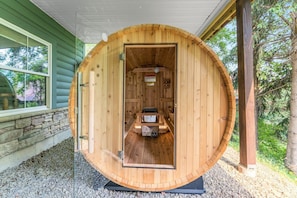Lounge in the wood sauna