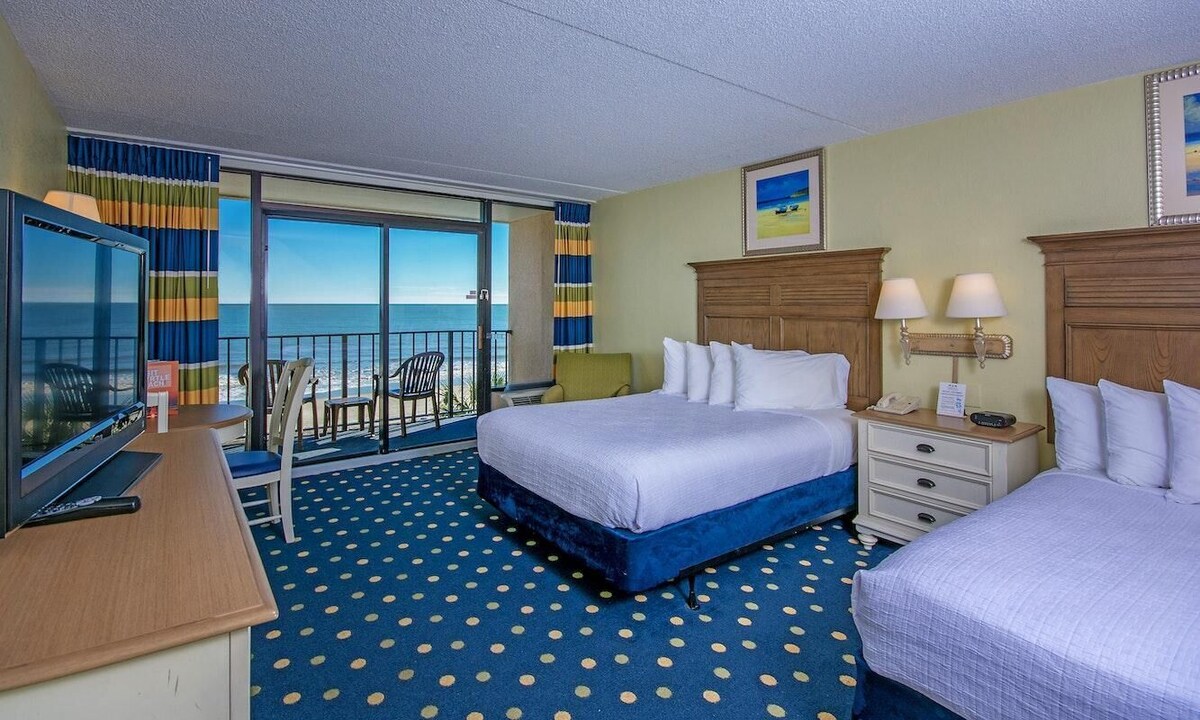 · Seductive Oceanfront Cabana Room 4th Floor!