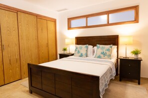 Main room, queen size bed, A/C, Closet, private bathroom