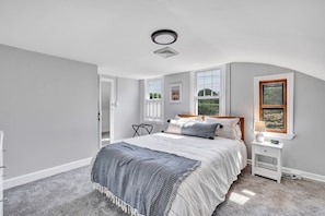 Cottage bedroom 2 - relax w/ memory foam queen bed (black out shades have been added!)