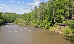 Incredible River cabin rental in Ellijay!