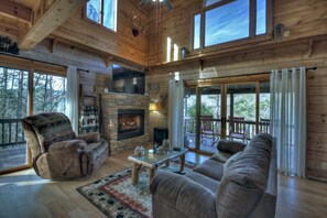 Rock The River Lodge - Living Area W Smart TV 