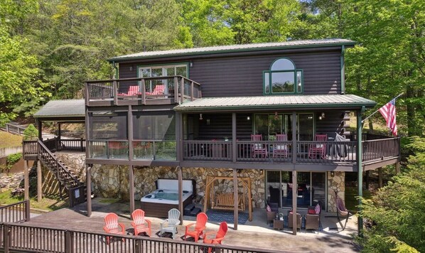 Spectacular Luxury Cabin Rental in Ellijay