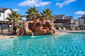 Ocotillo Springs Resort community pool