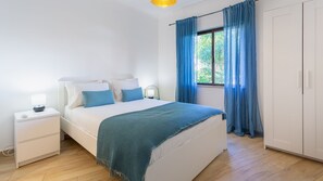 The master bedroom offers a comfy bed with quality mattress and linen and the comfort of an ensuite bathroom
#comfort #bedroom #algarve #portugal