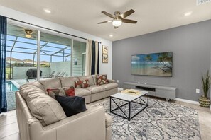 7542 Oak Spg Ln 1.jpg