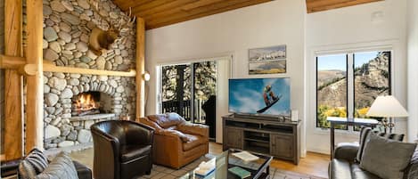98 Ridgepoint - a SkyRun Beaver Creek Property - Living Room 