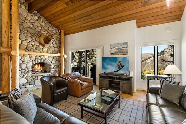 98 Ridgepoint - a SkyRun Beaver Creek Property - Living Room 