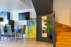 Living Room / Lounge