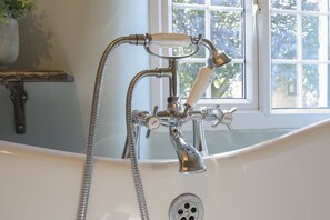 Pond Cottage, West Witton: Enjoy a soak overlooking the cottage garden in the heart of the Yorkshire Dales