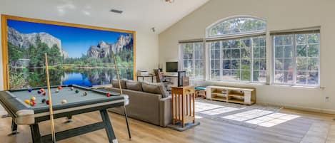 Mariposa Vacation Rental | 3BR | 2BA | 2,490 Sq Ft | Step-Free Access