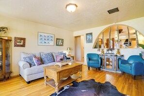 Living Room | Queen Air Mattress