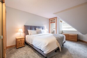 Primary bedroom: King bed