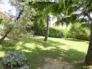 Árbol, Propiedad, Hierba, Césped, Paisaje Natural, Jardín, Yarda, Botánica, Bienes Raíces, Planta