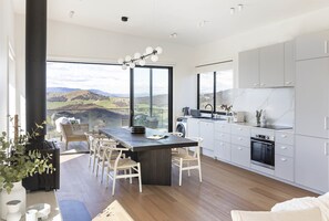 Living Room The Bella Vista by Mt Bellevue in the King Valley