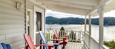 Harrison Vacation Rental | 3BR | 2BA | 2,300 Sq Ft | Stairs Required