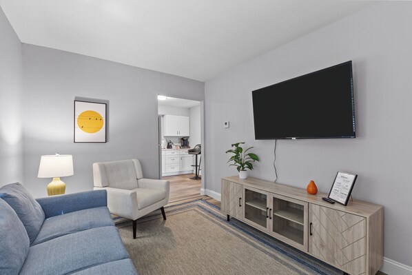 Living Room/55in TV