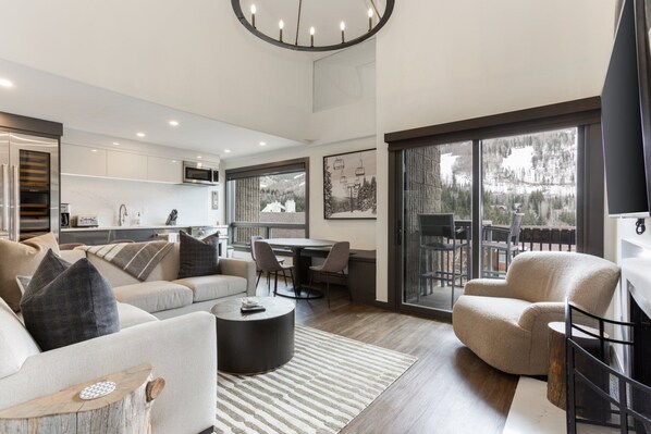 Vaulted Ceilings, Hardwood Floors, Natural Light