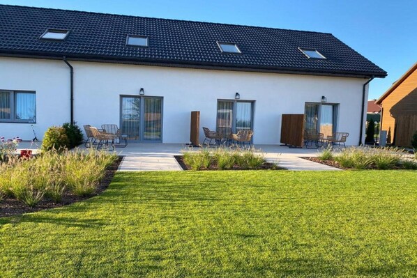 Außenseite Ferienhaus [Sommer]
