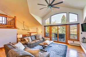 Living Room | Smart TV