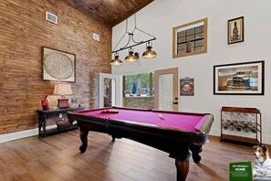 Game Room: Perfect your shot while enjoying the great views and vibrant decor!