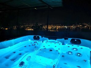 Jacuzzi