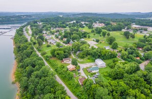 House Exterior | Walk to Lake Cumberland