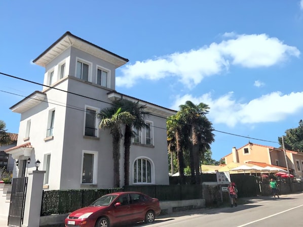 Façade