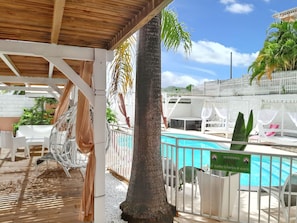 Vue sur piscine