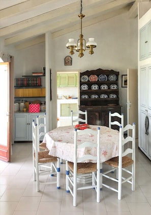 Salon