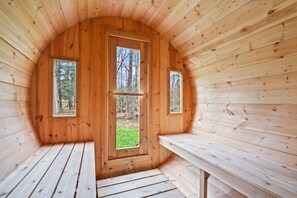 Backyard sauna, hot tub & fire pit!