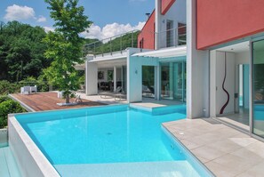 Vue sur piscine