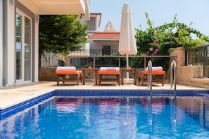 Vue sur piscine