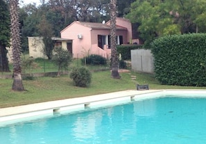 Vue sur piscine