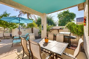 Covered Patio | Gas Grill