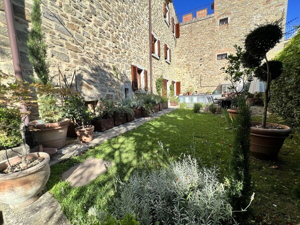 Building Exterior, Garden